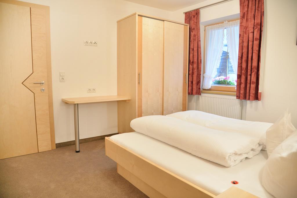 Апартаменты Haus Edring Тукс Номер фото
